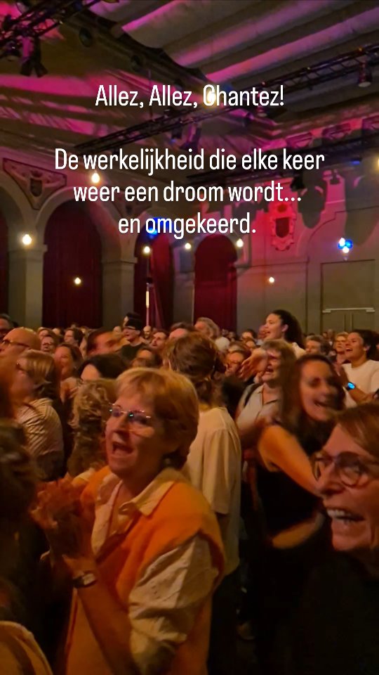 360° dankbaarheid, dat ziet er zo uit wanneer je met 600 zangliefhebbers uit de bol gaat. Pffff.... (we zweven er nog van!!)
#allezchantez #zingenverbindt #communitybuilding #merci